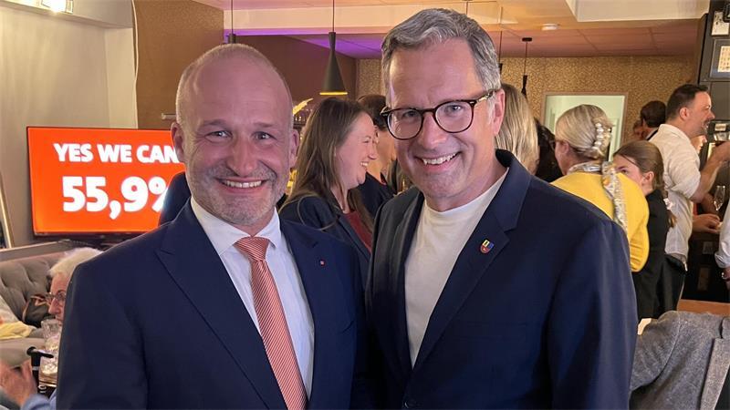 Zweimal Kai: Landrat Kai Seefried (CDU, rechts) Stades Bürgermeister Kai Koeser (SPD).