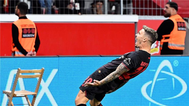 Sieg zu neunt gibt Schub: Hjulmand und die Bayer-Freiheit Zweimal stark beim Freistoß: Alejandro Grimaldo.