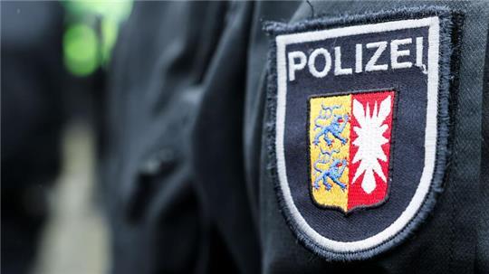 Zweimal wurden Polizisten am Wochenende in Mölln angegriffen. (Symbolbild)