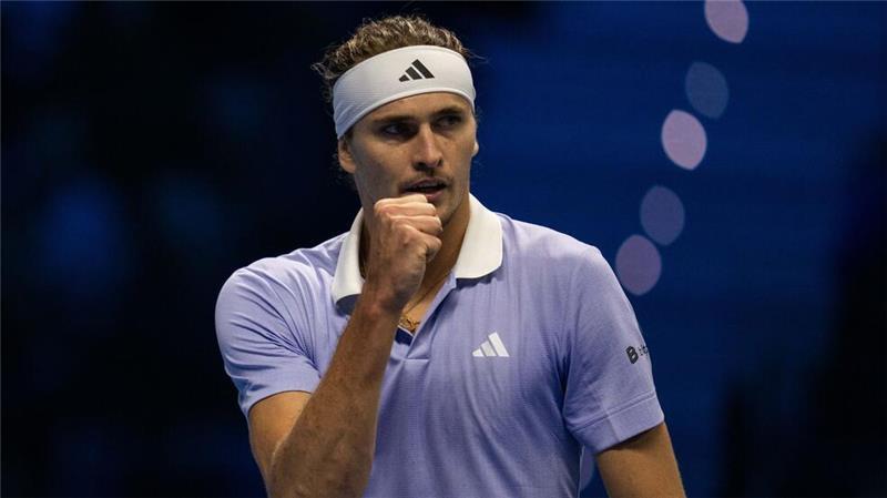Zweites Spiel, zweiter Sieg: Alexander Zverev bleibt beim Jahresabschlussturnier in Turin erfolgreich.