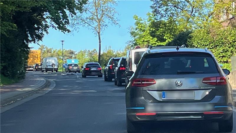 Zwischen A26 und B73 kommt es zu Staus.