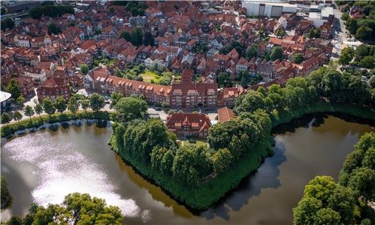 Zwischen Altstadt und Burggraben: die Stader Jugendherberge. Sie war 2022 besser besucht als 2019. Foto: DJH