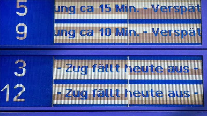 Hauptstrecke der Bahn lahmgelegt: Polizei sieht Sabotage Zwischen Düsseldorf und Duisburg macht ein defektes Stellwerk Probleme. (Symbolbild)