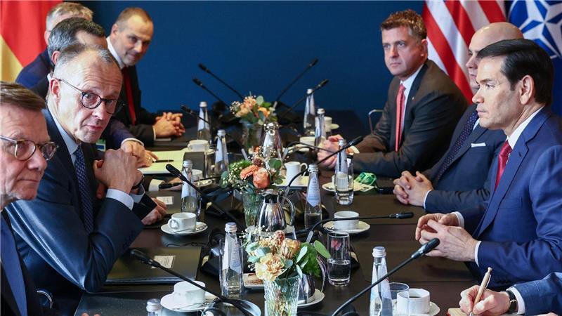 „Zwischen Europa und den Vereinigten Staaten von Amerika hat sich eine Kluft, ein tiefer Graben aufgetan“, konstatierte Kanzler Merz in seiner Rede bei der MSC. Später traf er sich dann mit US-Außenminister Marco Rubio.