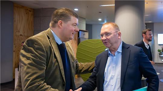 Zwischen Länder-Verhandlungsführer Andreas Dressel und Verdi-Chef Frank Werneke stimmt die Chemie. (Archivbild)