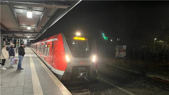 Zwischen Neugraben und Wilhelmsburg fahren dann Busse statt der S5.