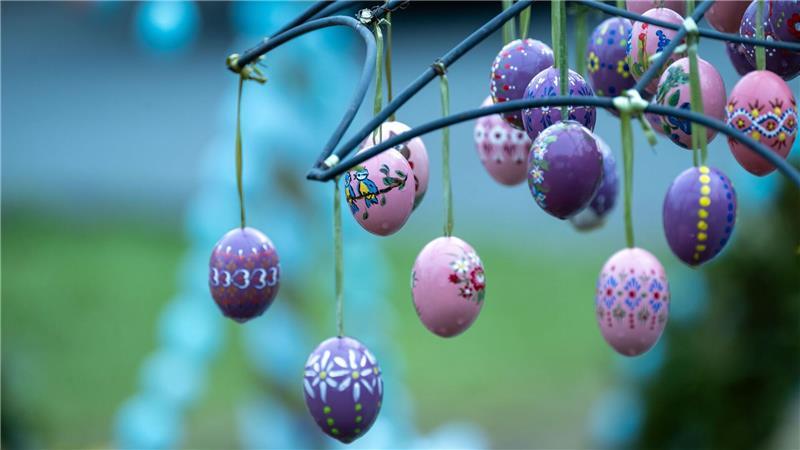 Zwischen Regenschauern und Wind blinzelt an Ostern auch mal die Sonne hervor. (Archiv)