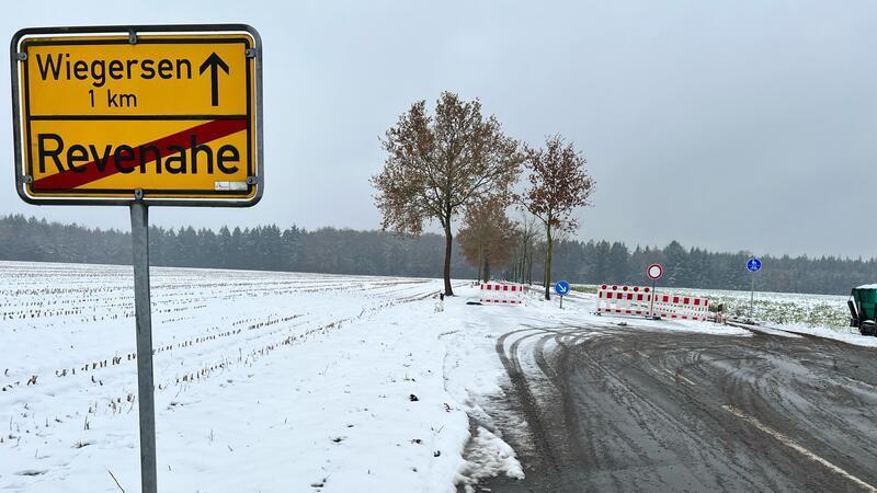 Zwischen Wiegersen und Revenahe wird die teilweise marode Fahrbahn saniert.