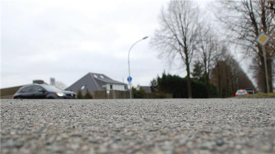 Zwischen Wiegersweg und Horneburger Kamp kommt eine Querungshilfe. Auch der Asphalt soll in einem Teilbereich saniert werden.