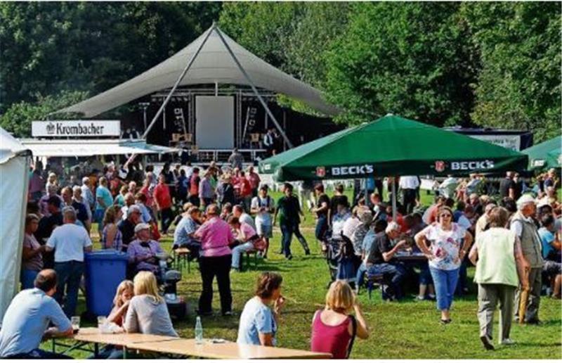 Familienfest am Vörder See mit drei Bühnen und 80 Vereinen Zwischen dem Rosengarten, den Barther Wiesen vor dem „Haus amSee“ und der Seebühne wird es für die Besucher bei dem beliebten Fa-milienfest auch in diesem Jahr jede Menge zu entdecken und erlebengeben.