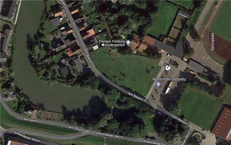 Freiburger Freizeitplatz bringt Planer zum Schwärmen Zwischen der Straße Am Bassin und dem Allwördener Deich soll ein Freizeitplatz mit Anbindung zum Wasser entstehen. Foto: google maps