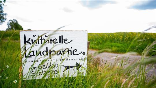 Zwölf Tage lang strömen von Himmelfahrt an Tausende Kunstinteressierte zur „Kulturellen Landpartie“ (KLP) ins Wendland. (Archivbild)