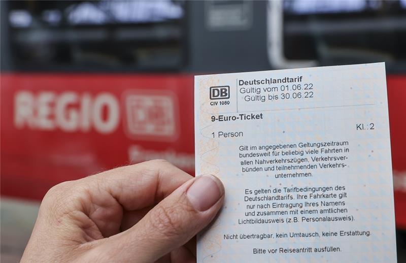 in Fahrschein für ganz Deutschland, zum Spartarif mit dem 9-Euro-Ticket. Foto: Jan Woitas/dpa
