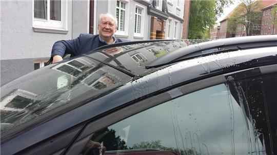 <p>Der Wagen des Cuxhavener SPD-Kommunalolitikers Gunnar Wegener ist erneut zur Zielscheibe eines Angriffs von Unbekannten geworden. Foto: Lütt</p>