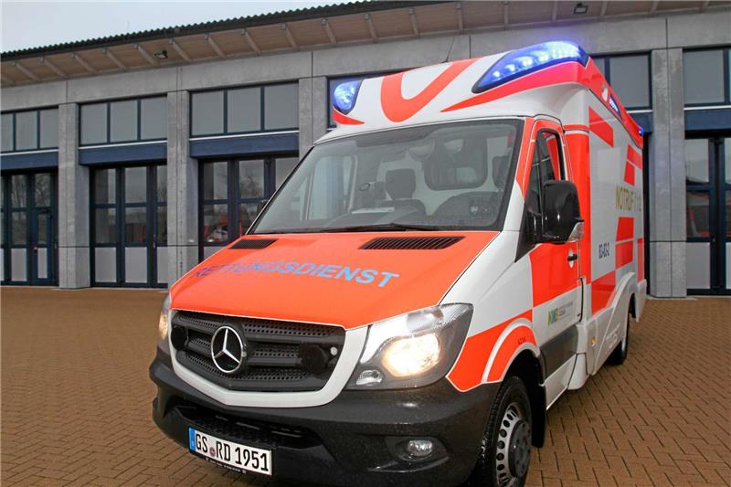 <p>Der neue Kasten-Rettungswagen hat den Anfang gemacht, nun werden auch andere Einsatzfahrzeuge auf das neue Martinshorn umgerüstet. Foto: Bruns</p>
