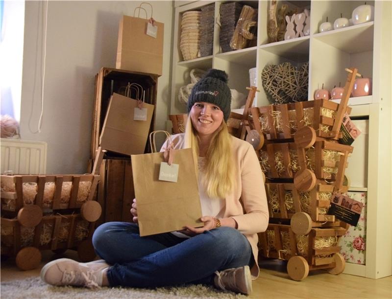 <p>Die ersten Artikel hat Claudia Börger in ihrem Haus in Mittelnkirchen untergebracht. Mit einem Geschäft für die Deko- und Geschenkartikel macht sich die 27-Jährige selbstständig. Wenn Corona nicht dazwischenfunkt, soll es im April losgehen. Foto: Battmer</p>