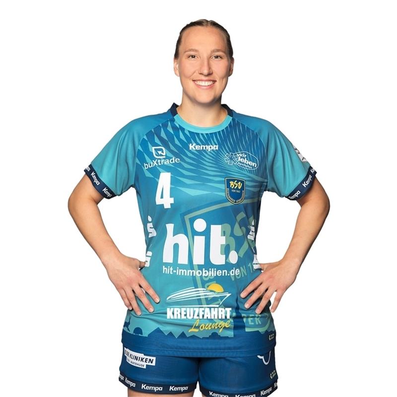 Jetzt abstimmen und gewinnen: Wer wird die BSV-Spielerin der Saison? <strong>Johanna Heldmann (27) </strong>
<ul><li><strong>Nr.: 4</strong></li>
<li><strong>Im BSV seit: 2020</strong></li>
<li><strong>Früherer Verein: HL Buchholz 08-Rosengarten</strong></li>
<li><strong>Position: Rückraum Rechts</strong></li>
<li><strong>Bundesliga-Spiele: 57</strong></li>
<li><strong>Bundesliga-Tore: 145</strong></li>
<li><strong>Saison-Spiele: 5</strong></li>
<li><strong>Saison-Tore: 11</strong></li>
</ul>